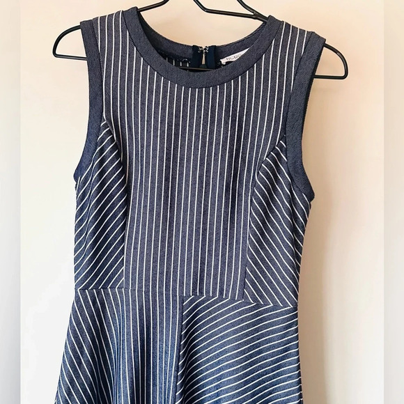 BCBGeneration Sleeveless Stripe Flare Denim Dress – Size 8 - Picture 6 of 11